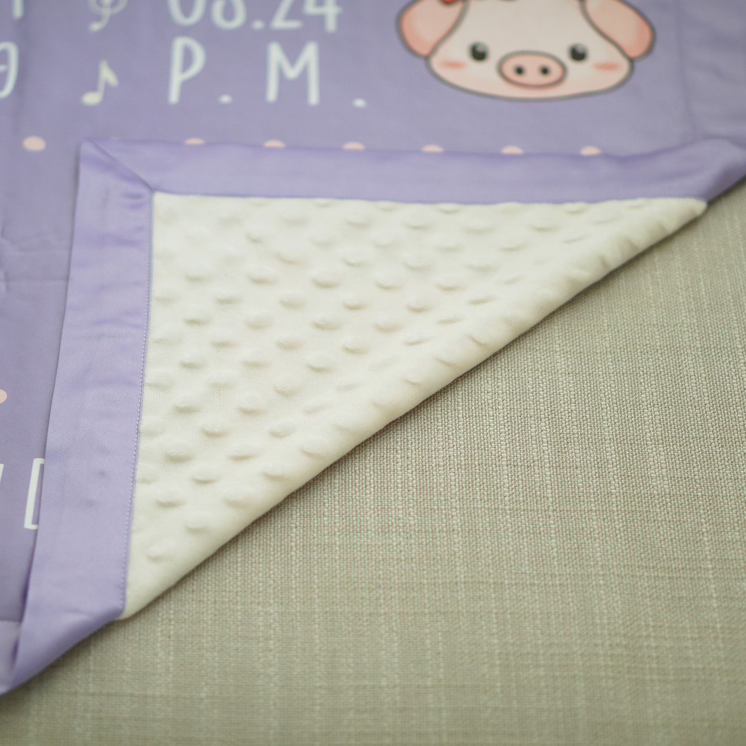 ผ้าห่ม ใส่ประวัติแรกเกิด ลายหมู สี Purple
