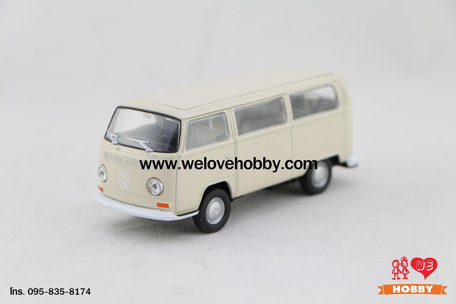 โมเดลรถตู้โฟล์คคลาสสิค 1972 Volkswagen Type 2 Bus สีครีม Scale 1:34-1:39
