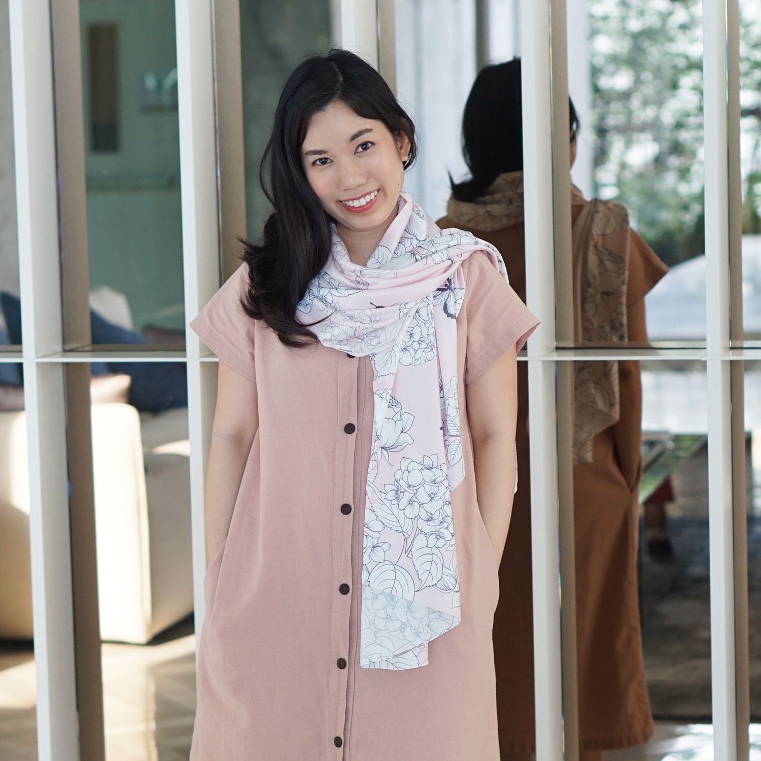 ผ้าคลุมให้นม (รุ่นมีกระดุม ถอดโครงได้) พร้อมส่ง ลาย Butterfly Vintage - Pink