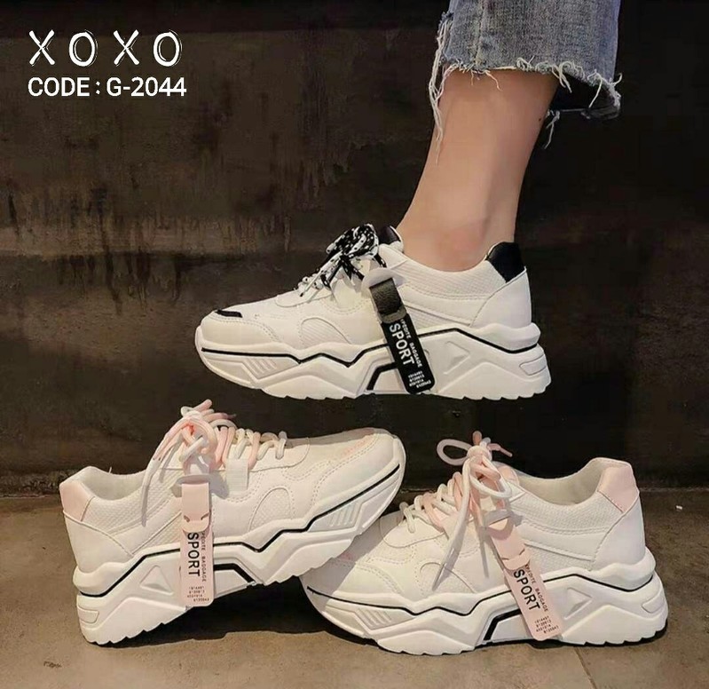 รองเท้าผ้าใย Sportแต่งป้าย (สีดำ)