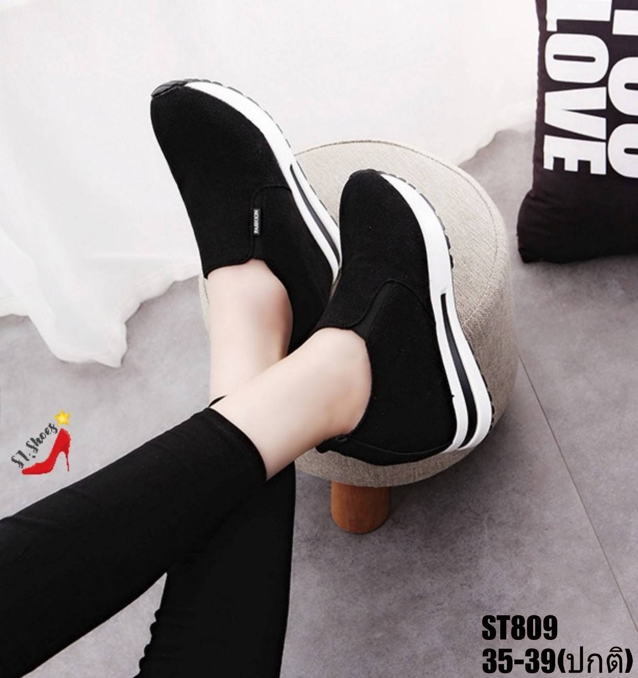 รองเท้าผ้าใบเสริมส้นสักหลาดเรียบ