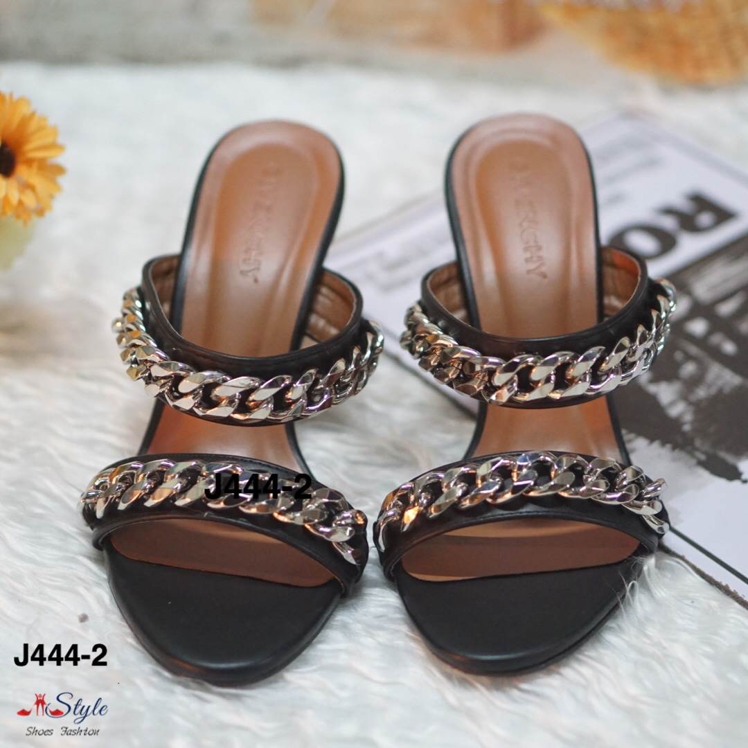 รองเท้าส้นสูงแต่งโซ่ Style Givenchy (สีดำ)