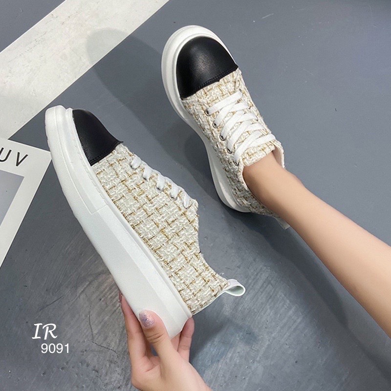 รองเท้าผ้าใบผ้าทวิสสไตล์ลำลอง