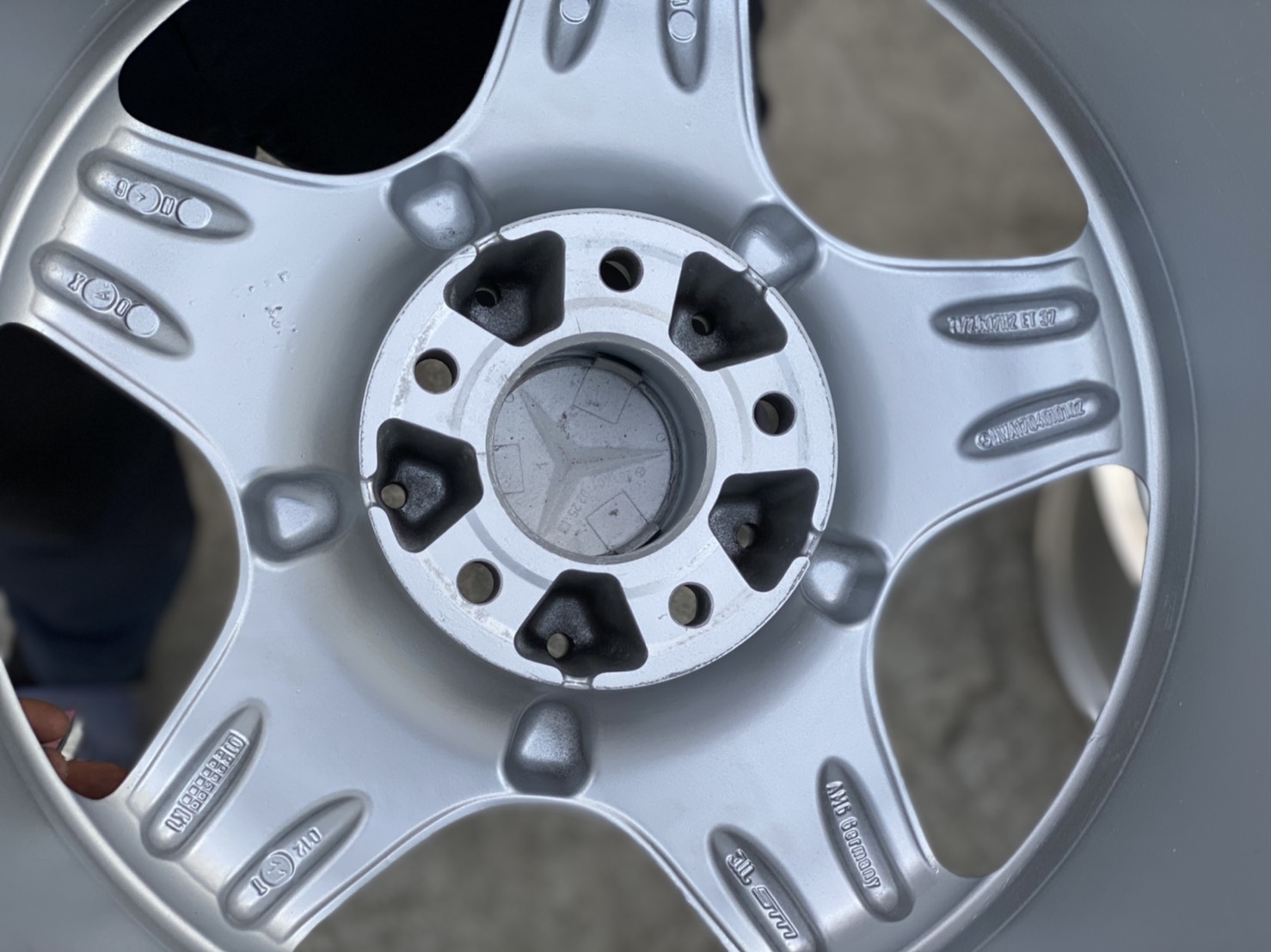 ล้อเบนซ์แท้ AMG ปลาดาว 17"