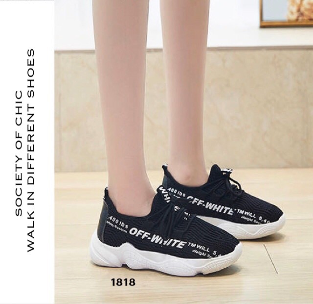 รองเท้าผ้าใบผ้าตาข่ายทรง Sport (สีดำ)