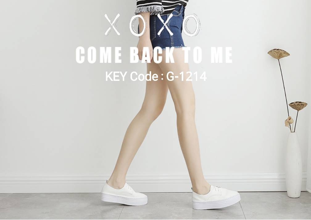 รองเท้าผ้าใบส้นหนาสีขาวล้วน