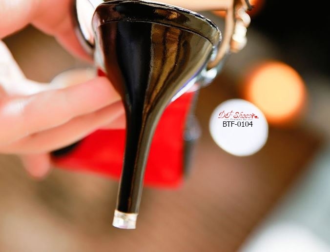 รองเท้าส้นสูงหัวแหลมกลิตเตอร์เปิดท้าย (สีเงิน)