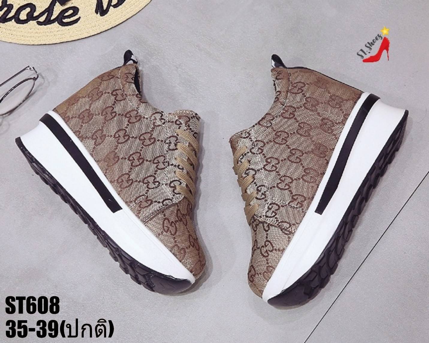 รองเท้าผ้าใบเสริมส้นแต่งลายแฟชั่น (สีดำ)