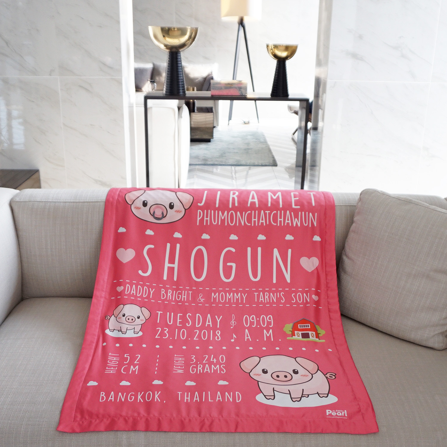 ผ้าห่ม ใส่ประวัติแรกเกิด ลายหมู สีชมพูเข้ม - Shocking Pink