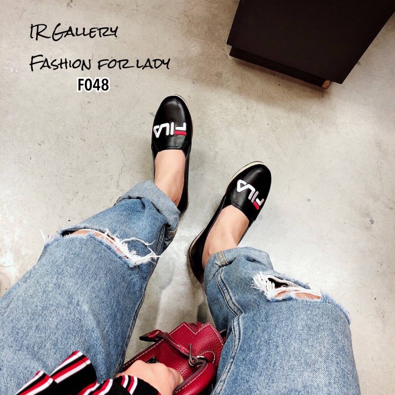 รองเท้าส้นแบน Style Fila (สีขาว)