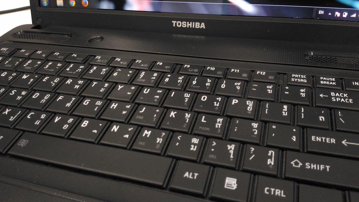 TOSHIBA Satellite C640