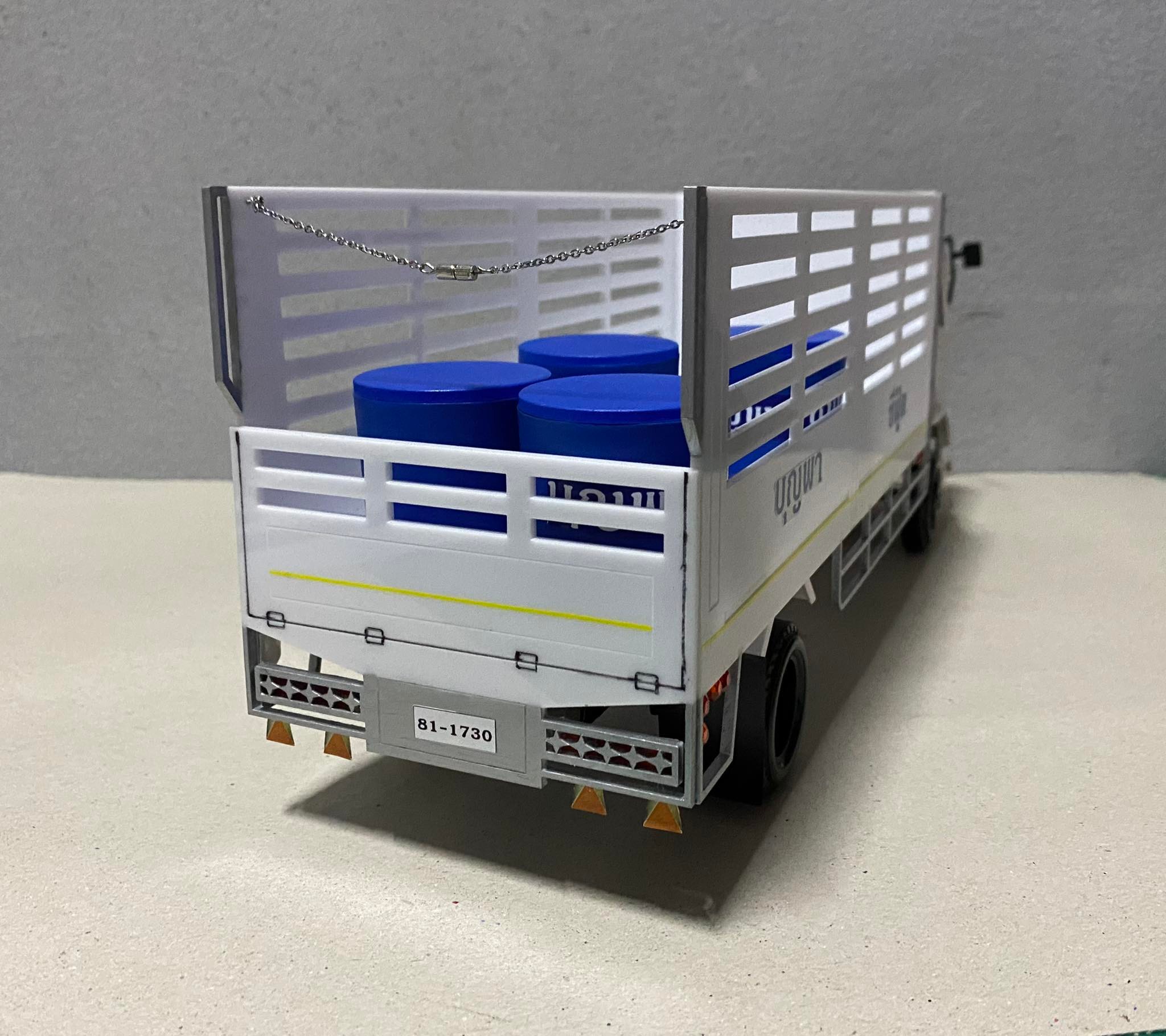 รถหกล้อคอก