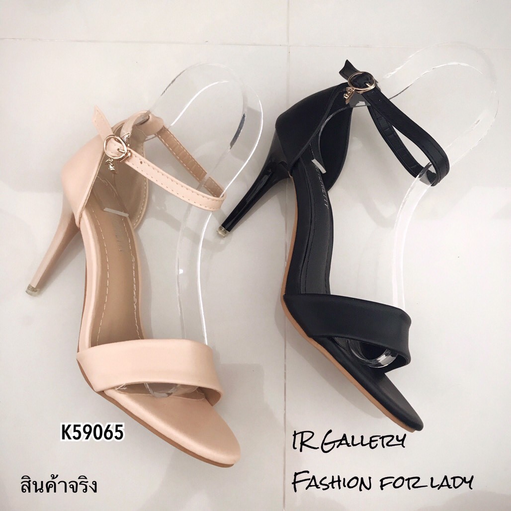 รองเท้าส้นสูงแต่งอะไหล่เพชรห้อย (สีครีม)