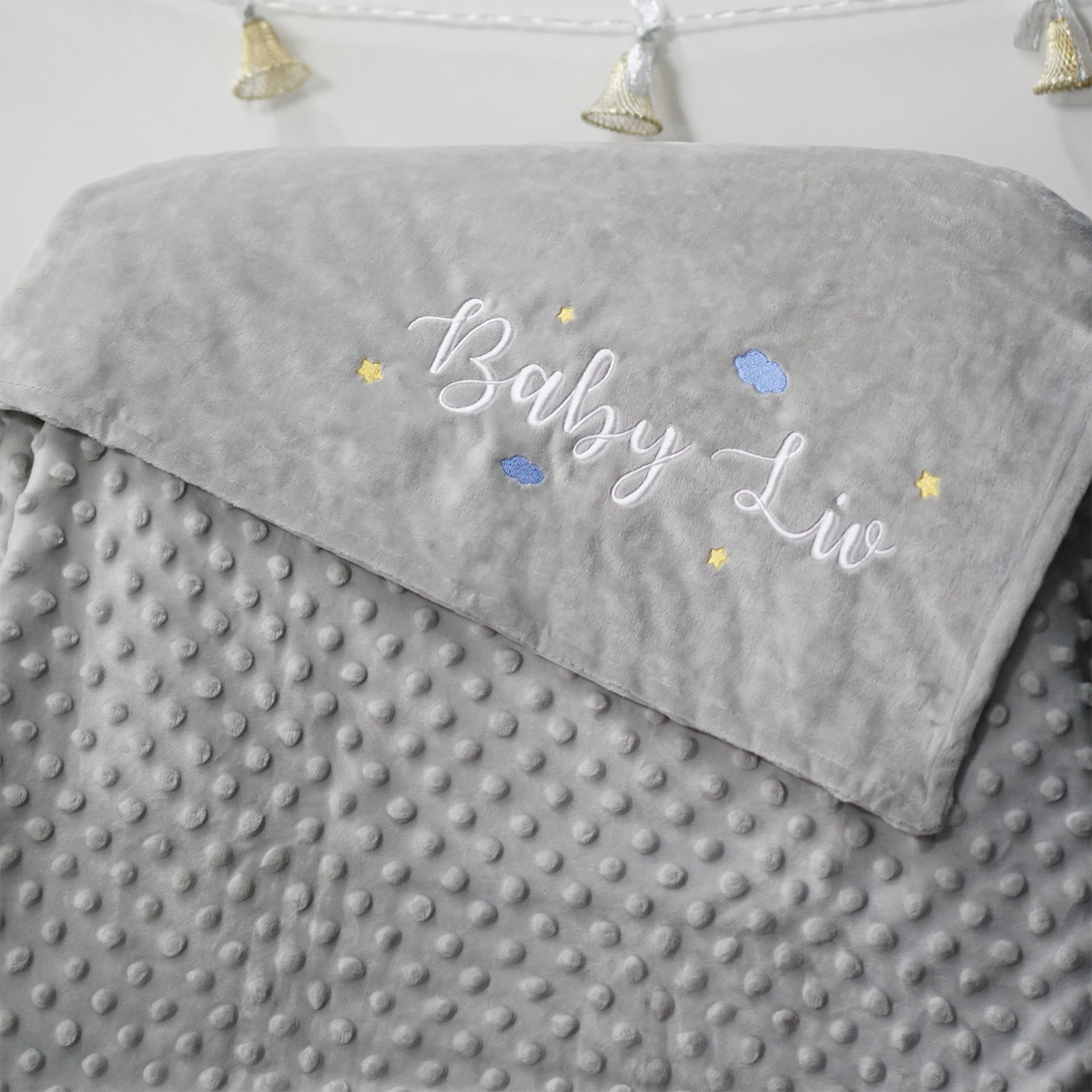ผ้าห่ม Minky - สีเทา 75x100cm แบบปักชื่อ+icon - Cloud
