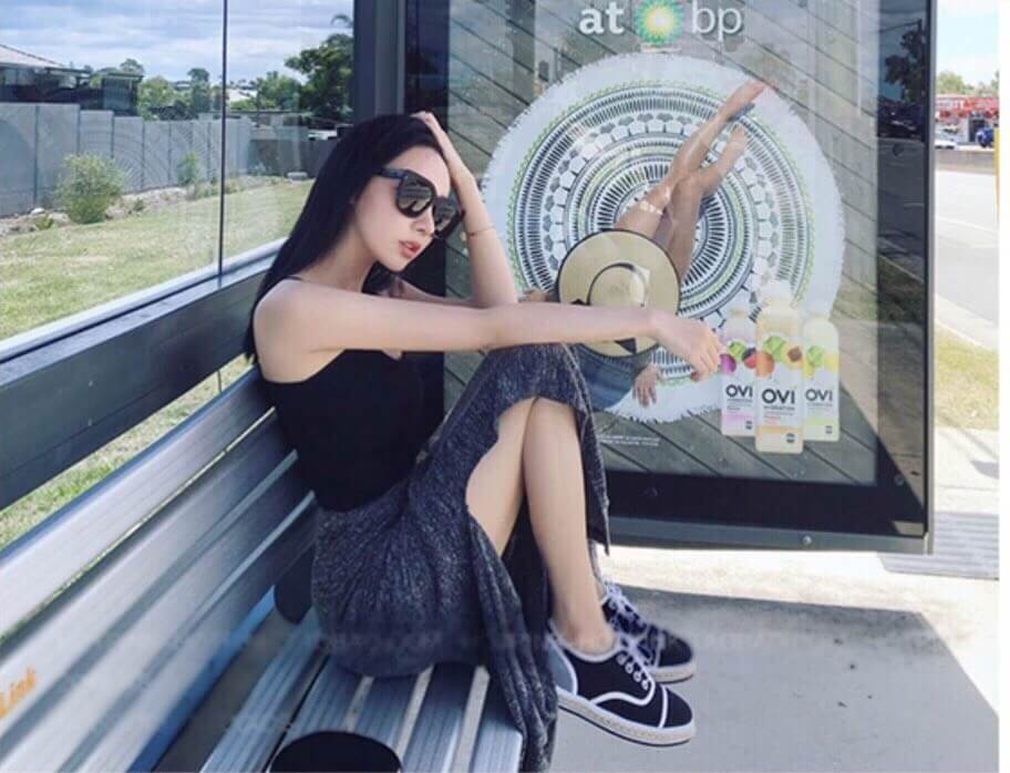 รองเท้าผ้าใบทูโทน (สีครีม)