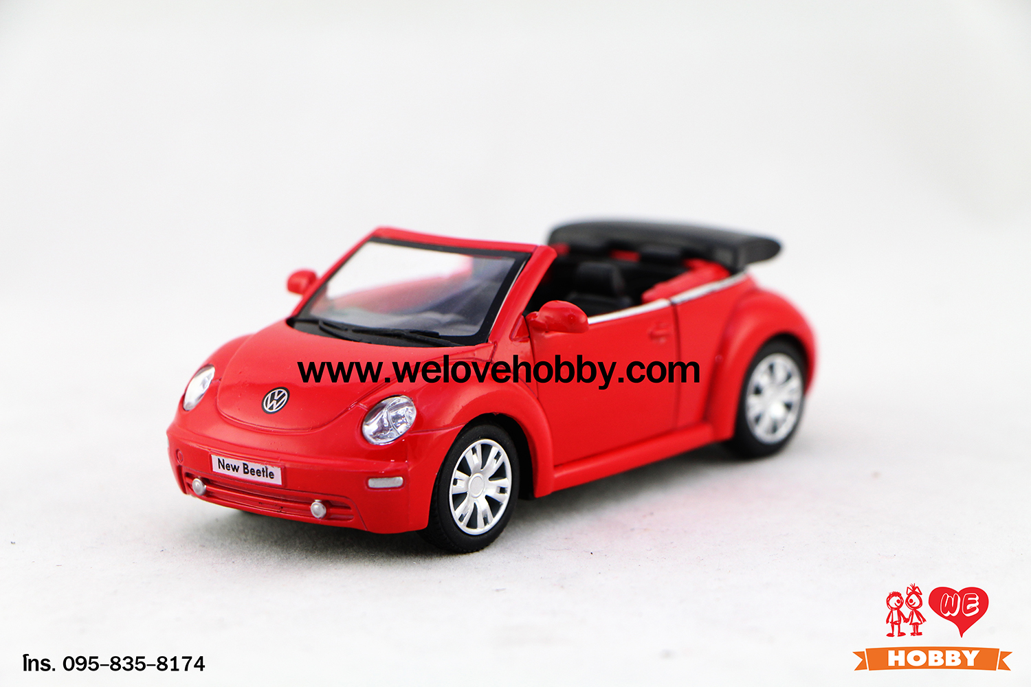 โมเดลรถ Volkswagen New Beetle Convertible (2003) สีแดง Scale 1:32