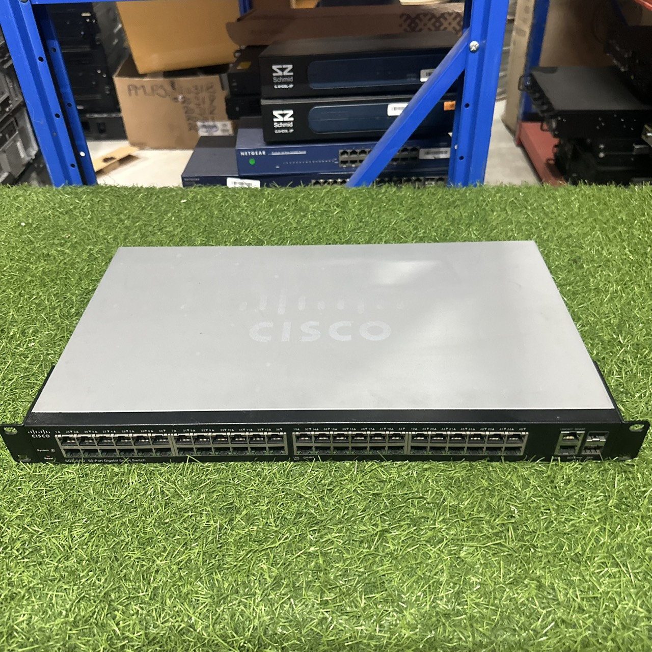 สวิตซ์ Cisco SG200-50 Smart Switch 50-Port Gigabit 2 combo Mini-GBIC Layer 2