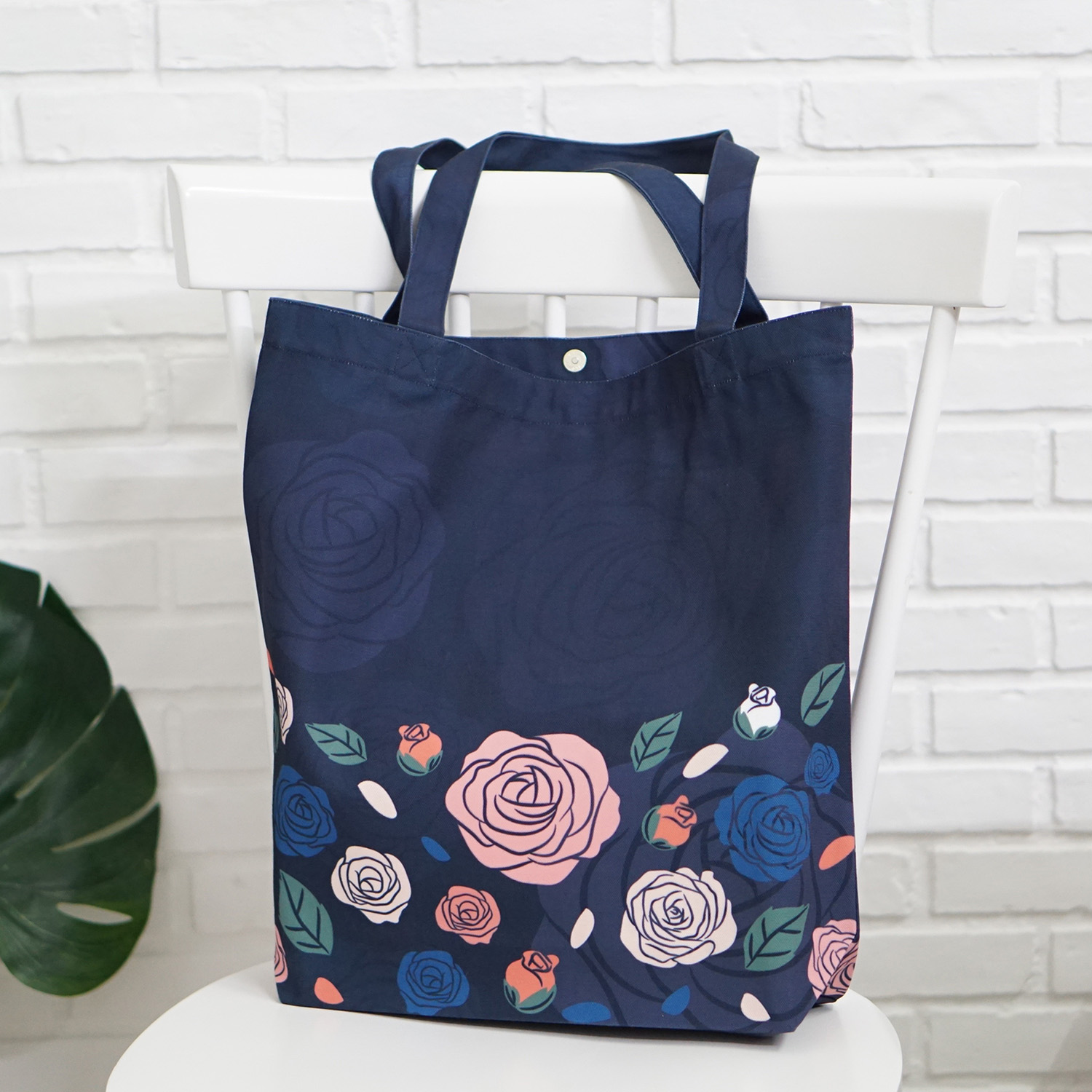 กระเป๋าผ้าแคนวาสพร้อมส่ง ลาย Rose - Navy