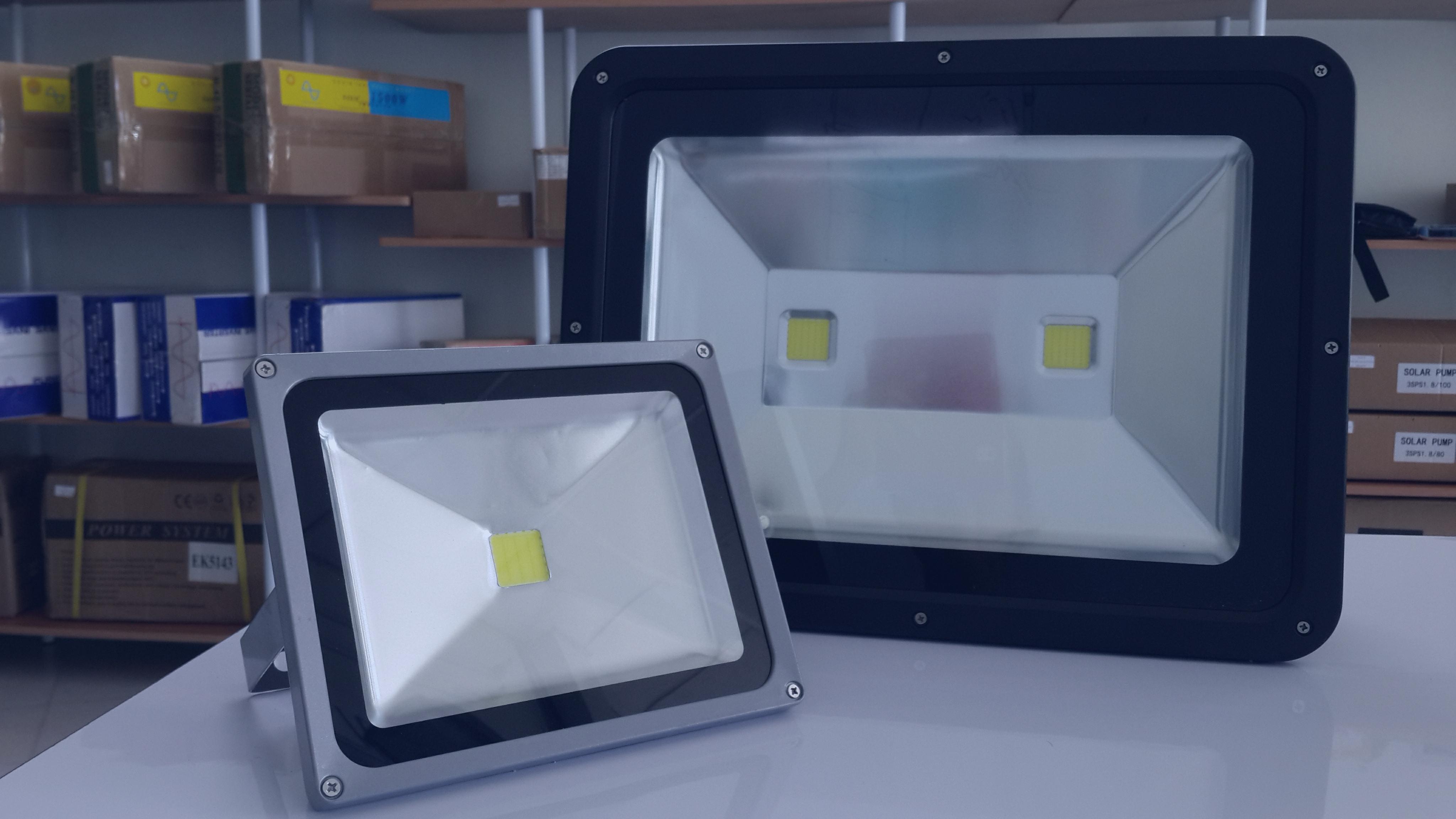 หลอดไฟแอลอีดี_LED flood light 200W