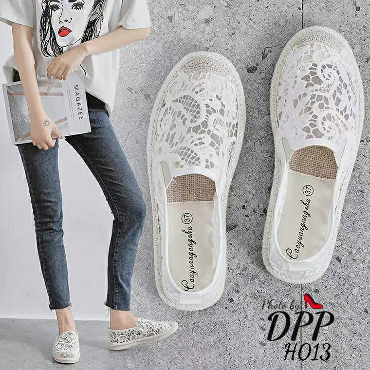 รองเท้าคัทชูผ้าลูกไม้นิ่ม