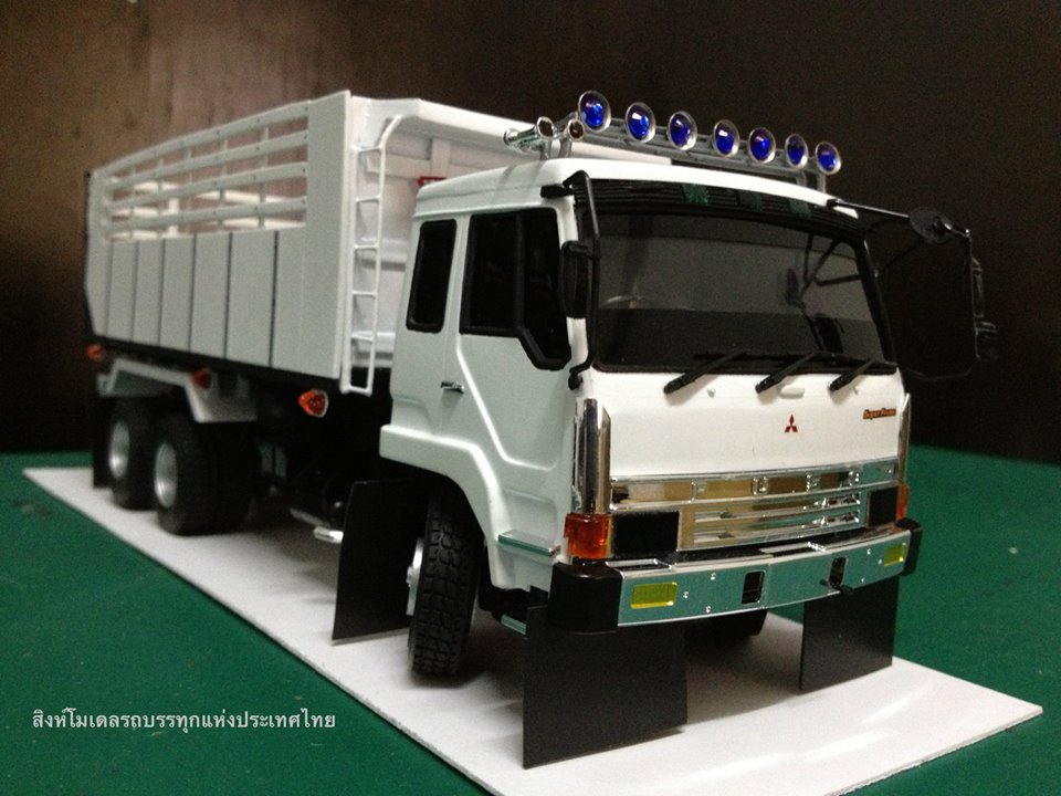 โมเดลรถขนดิน 10 ล้อ 1/32