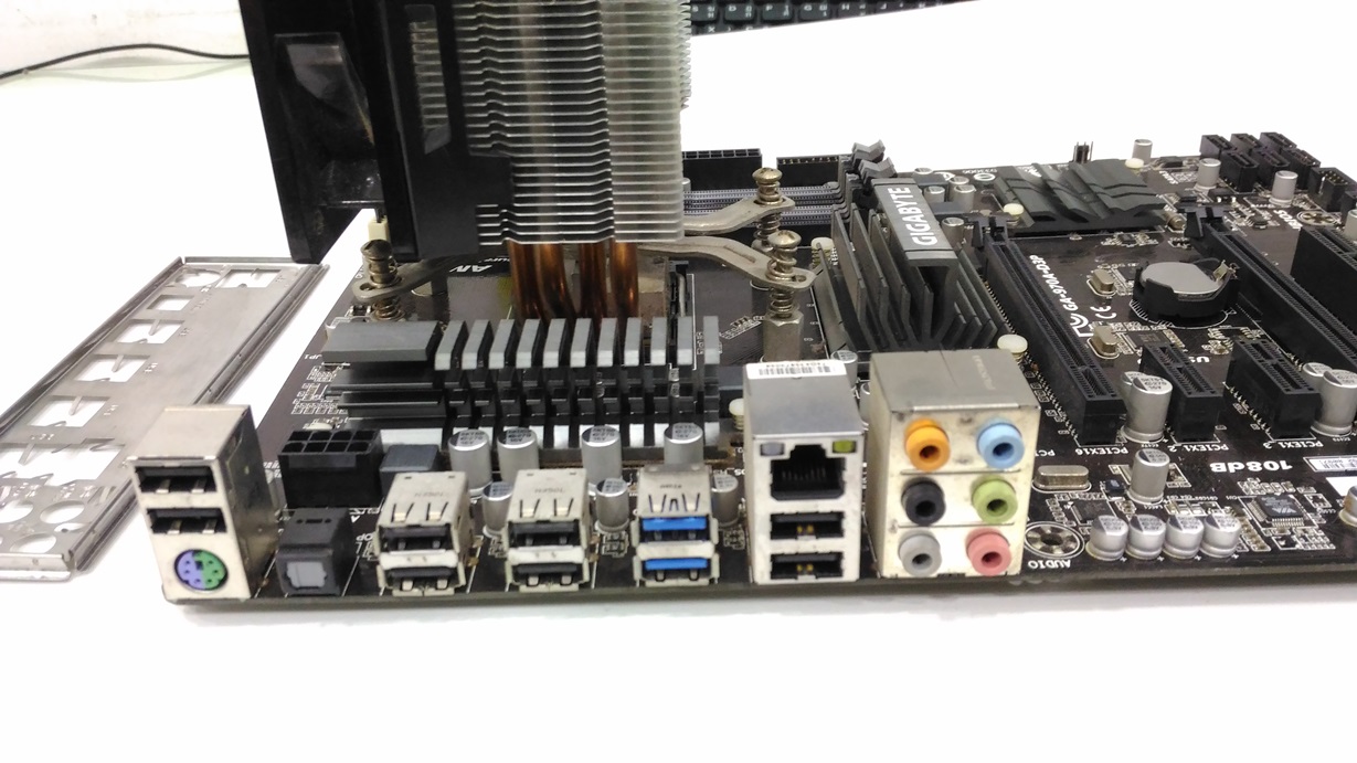 FX8320 + GA-970A-D3P + Cooler Master Evo 212