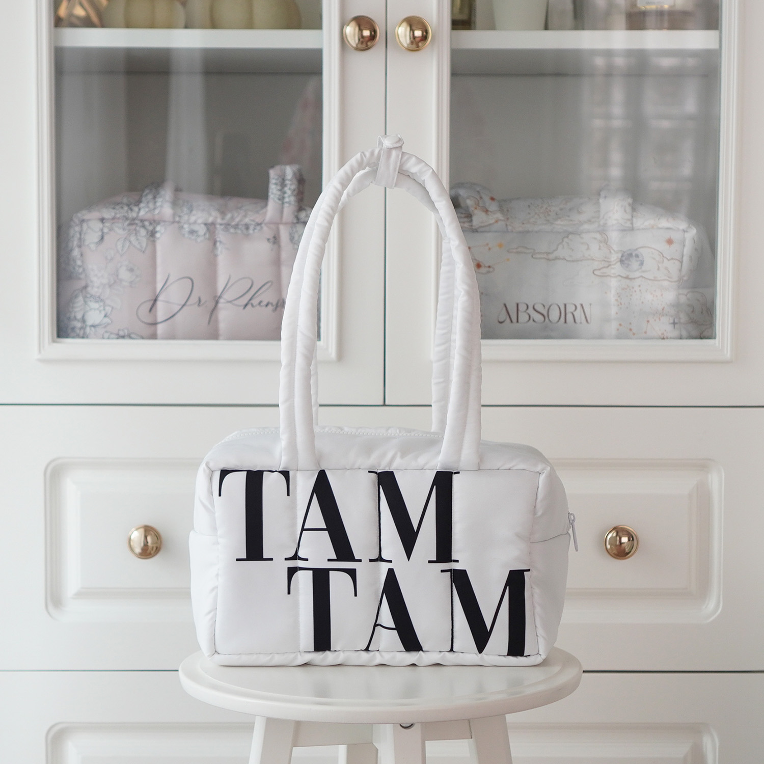 Fluffy Bowling Bag กระเป๋านุ่มนิ่ม ทรง Bowling สั่งทำใส่ข้อความ ลาย Minimal - White
