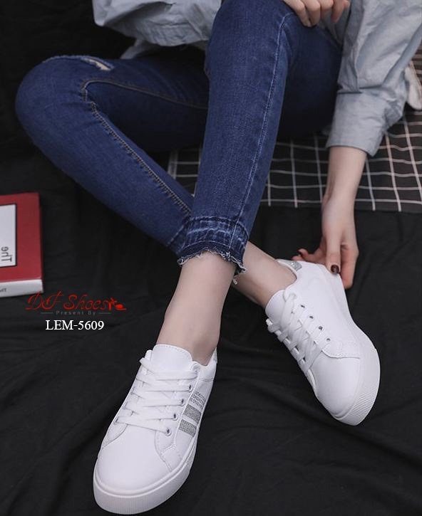 รองเท้าผ้าใบSport girl แต่งแถบกลิตเตอร์ (สีเงิน)