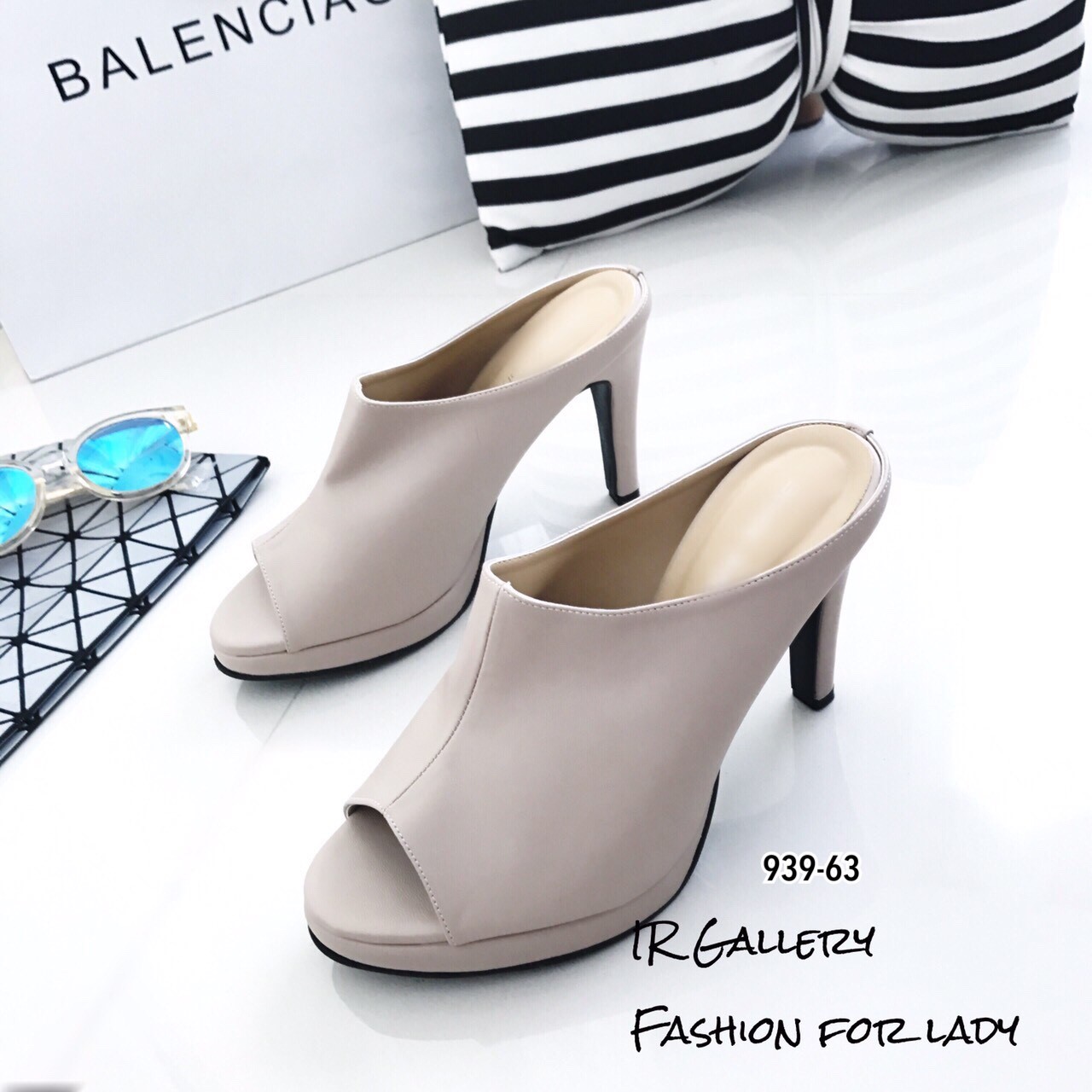 รองเท้าส้นสูงหนังนิ่มเปิดส้น (สีดำ)