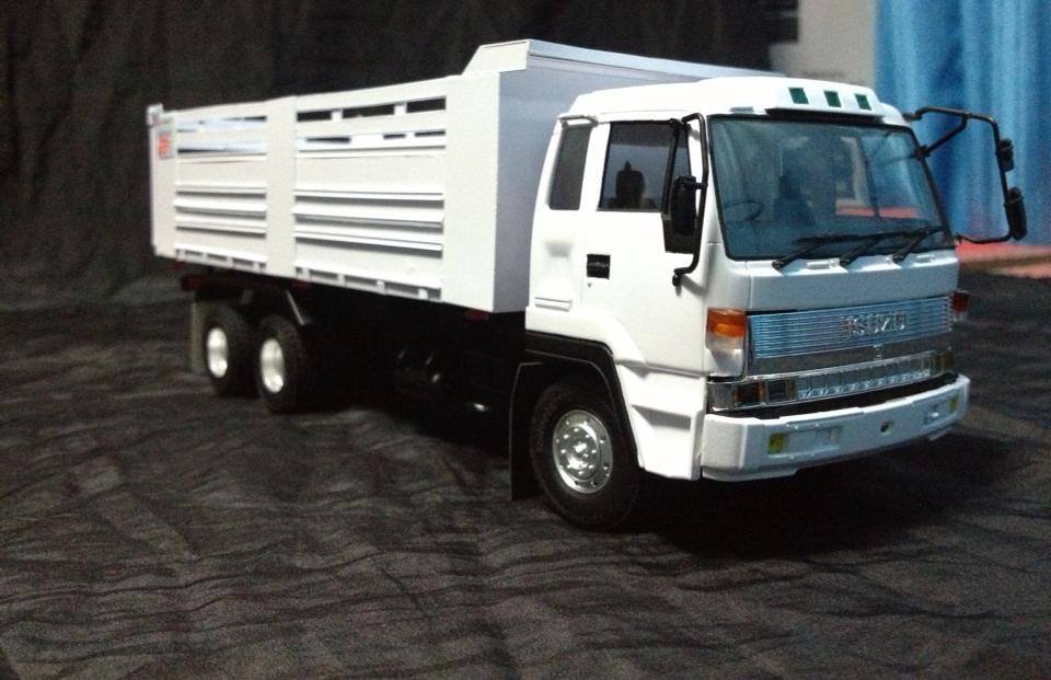 โมเดลรถบรรทุกดัมพ์สามมิตรจำลอง 1/32