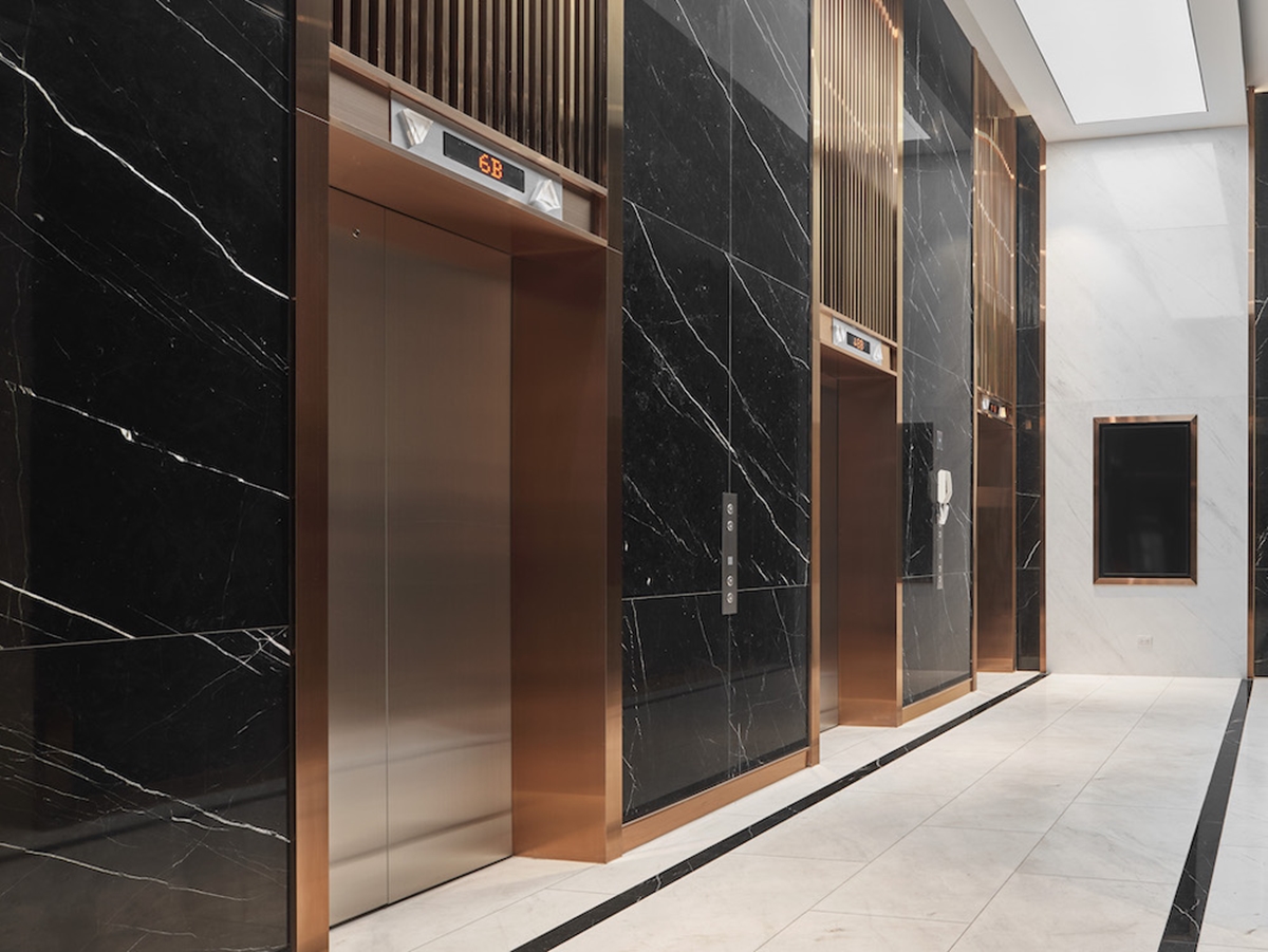 อาคารสำนักงานโครนอส สาทร (Kronos Sathorn office building) สำนักงานให้เช่าย่านถนนสาทร พระราม 4 กรุงเทพฯ ใกล้สวนลุมพินี เพียง 700 เมตร