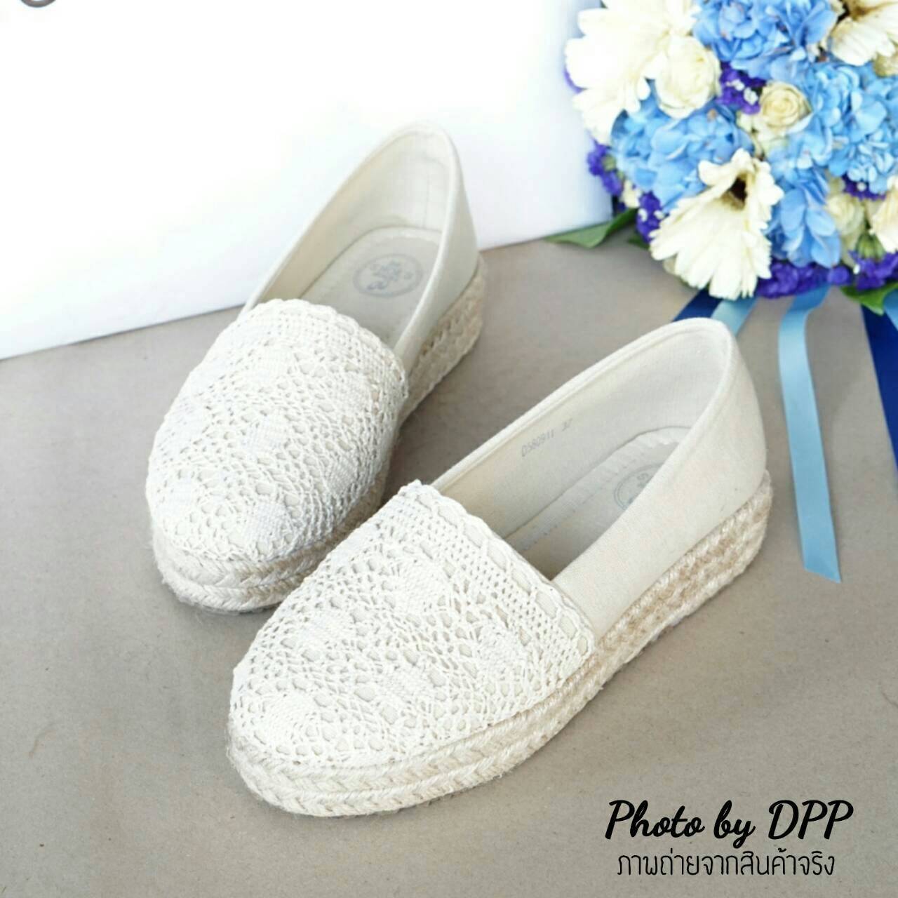 พร้อมส่ง : รองเท้าลูกไม้โครเซย์เสริมส้น
