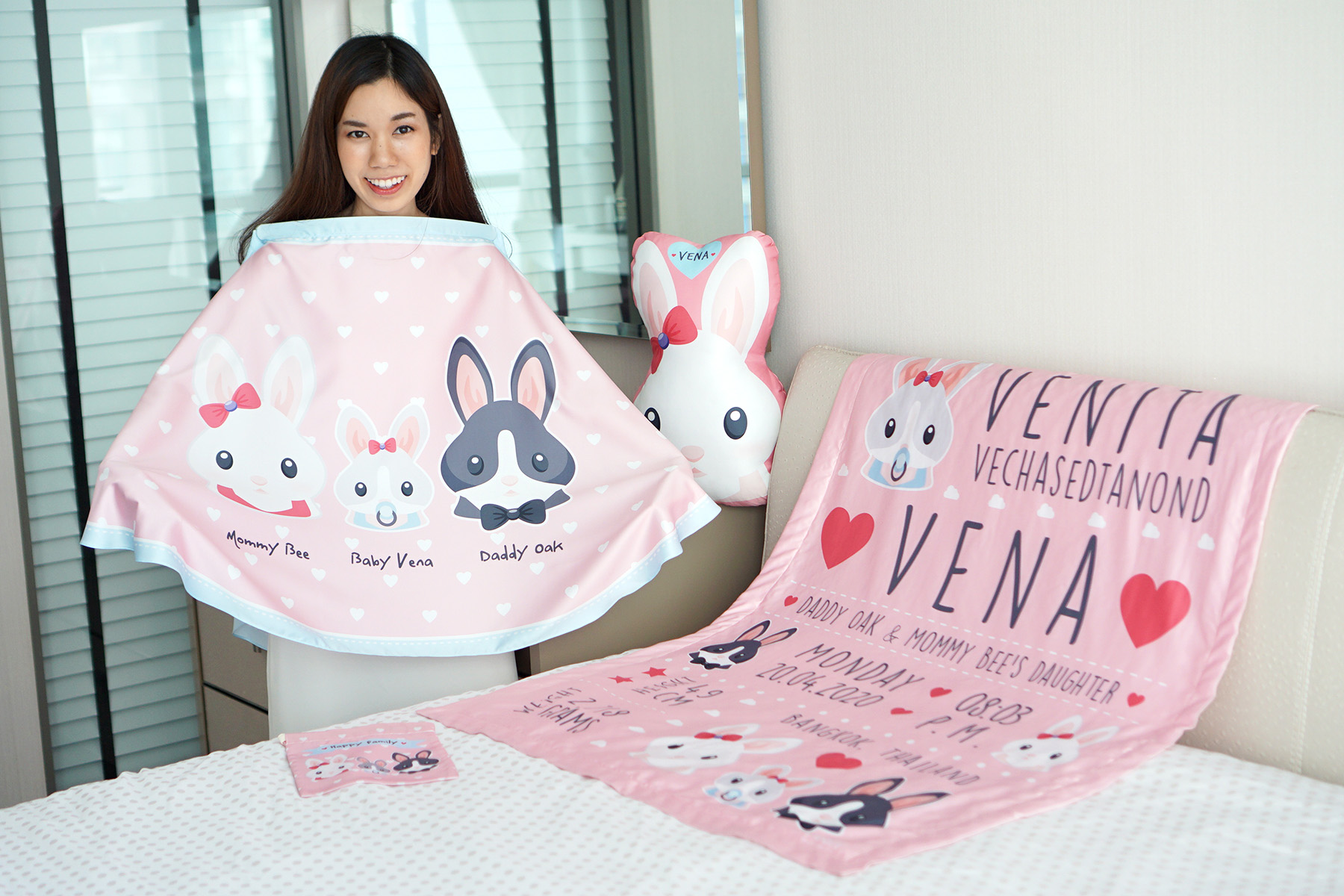 ชุดของขวัญเด็กแรกเกิด ผ้าคลุมให้นม + ผ้าห่มขนาด 75x100cm + หมอนอิง 1 ใบ ลาย Rabbit - Pink