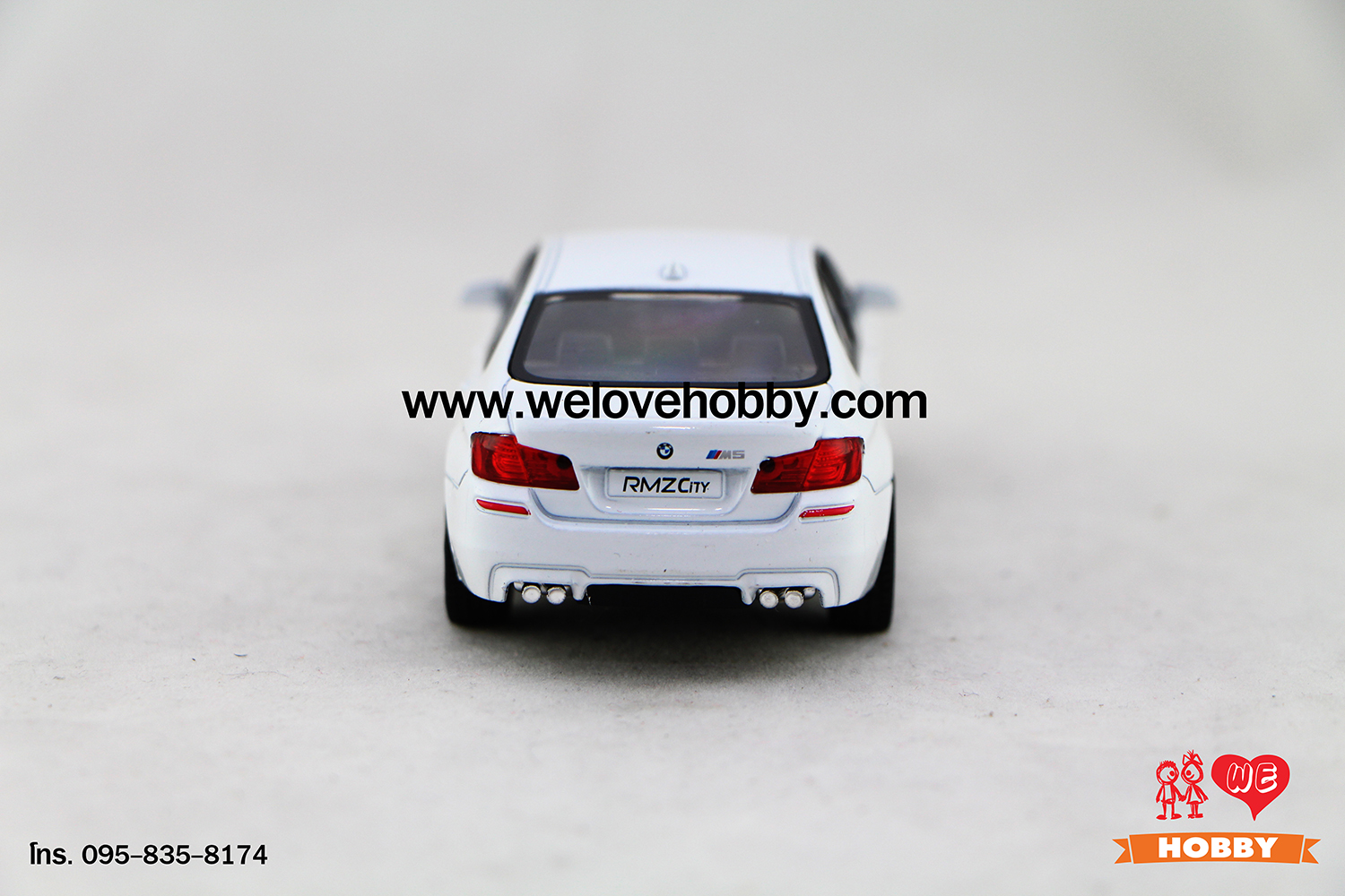 โมเดลรถ BMW M5 สีขาว Scale 1:32