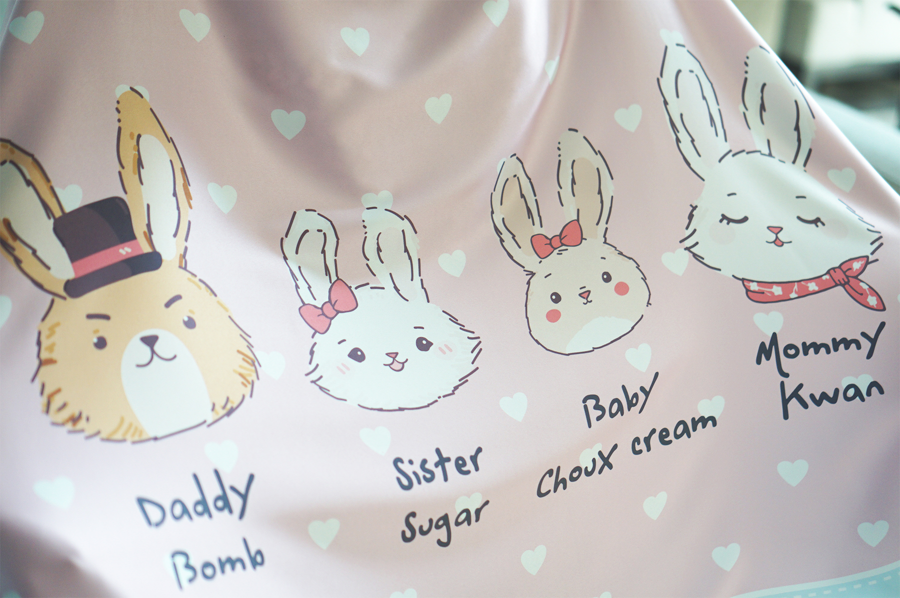 ผ้าคลุมให้นม สั่งทำใส่ชือ ลาย Rabbit Family - Pink