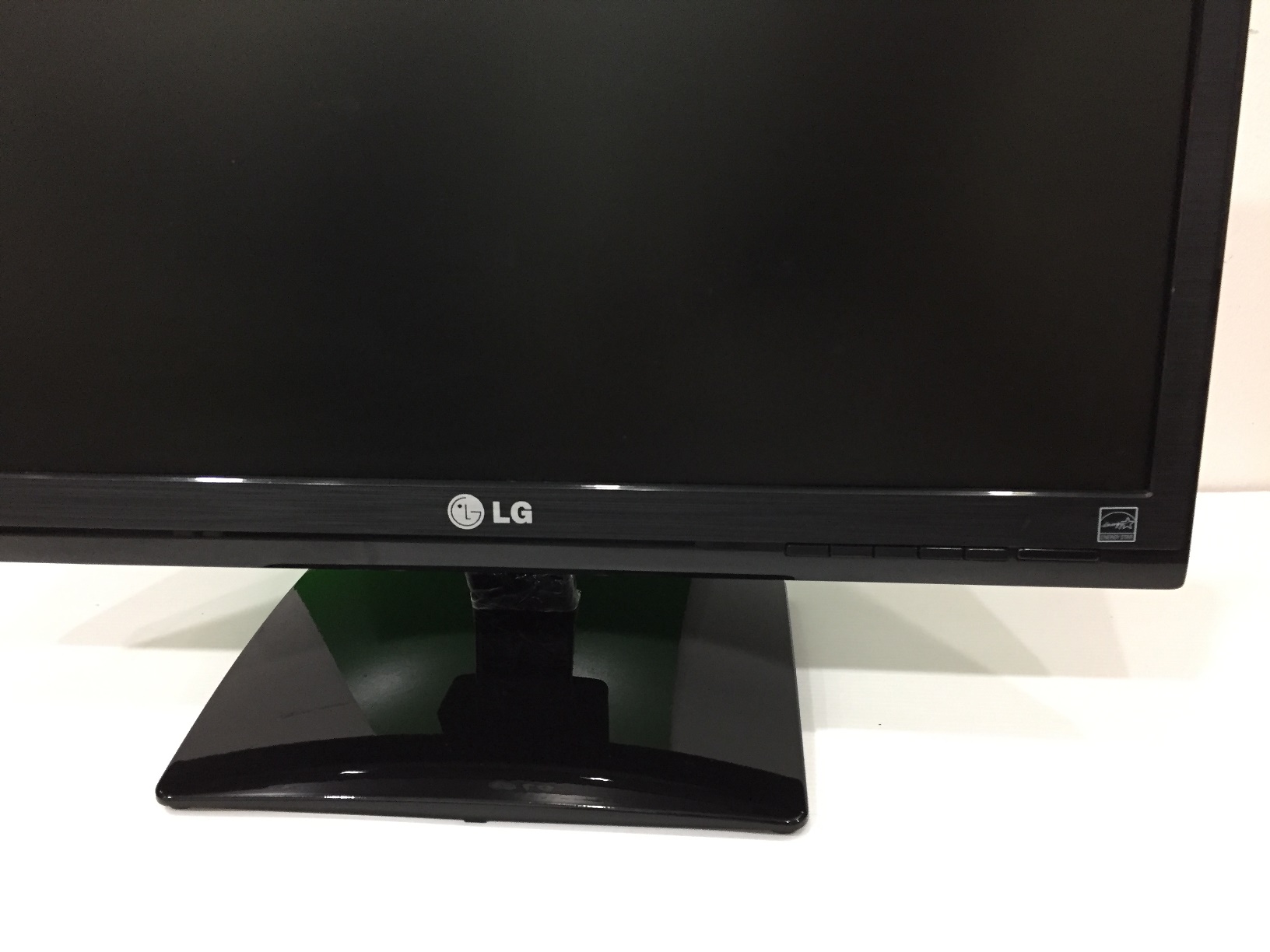 LG E2041T-BN 20" LED