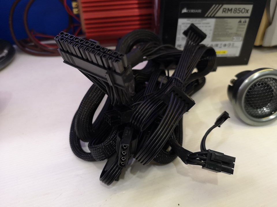 CORSAIR RM 850x 850W ( 80+ GOLD ) JIB 06/2027