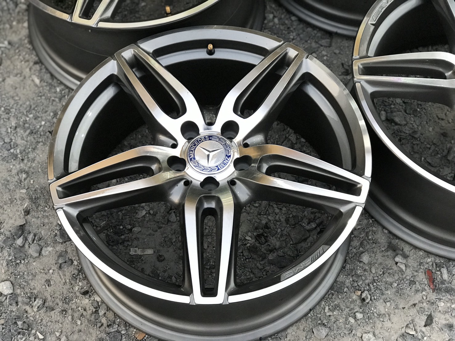 ล้อแท้ AMG 5-twin spoke (19 inch)