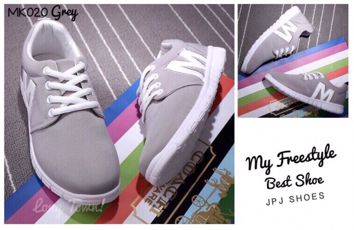 รองเท้าผ้าใบ M ส้นหยัก (สีดำ)