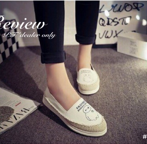 พร้อมส่ง : รองเท้า Slip On ลาย Eskimo (สีขาว)