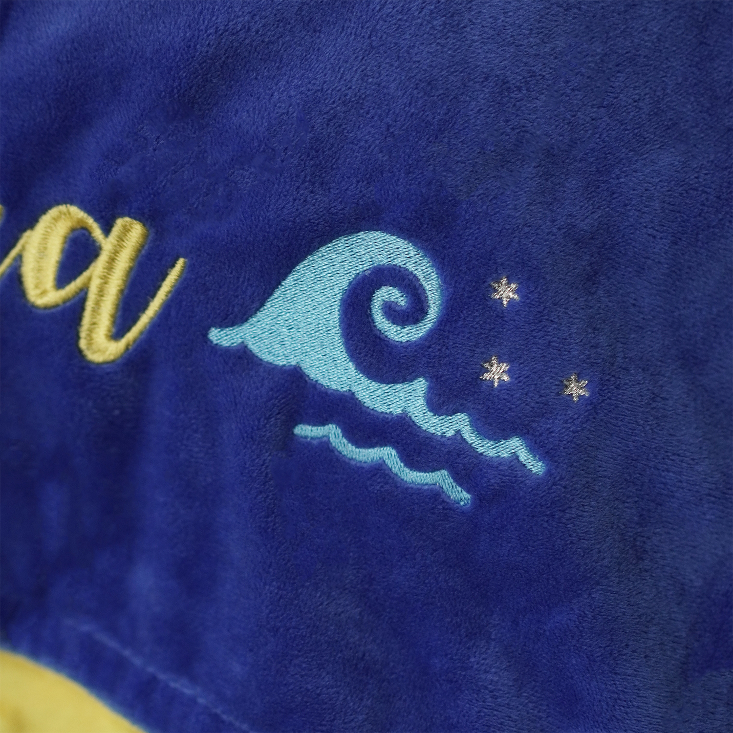 ผ้าห่ม Minky - สี Lemon-Navy 75x100cm แบบปักชื่อ+icon - Ocean waves