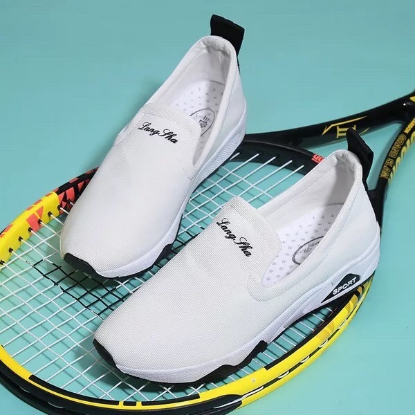 รองเท้าผ้าใบสวมสไตล์ Casual (สีแดง)