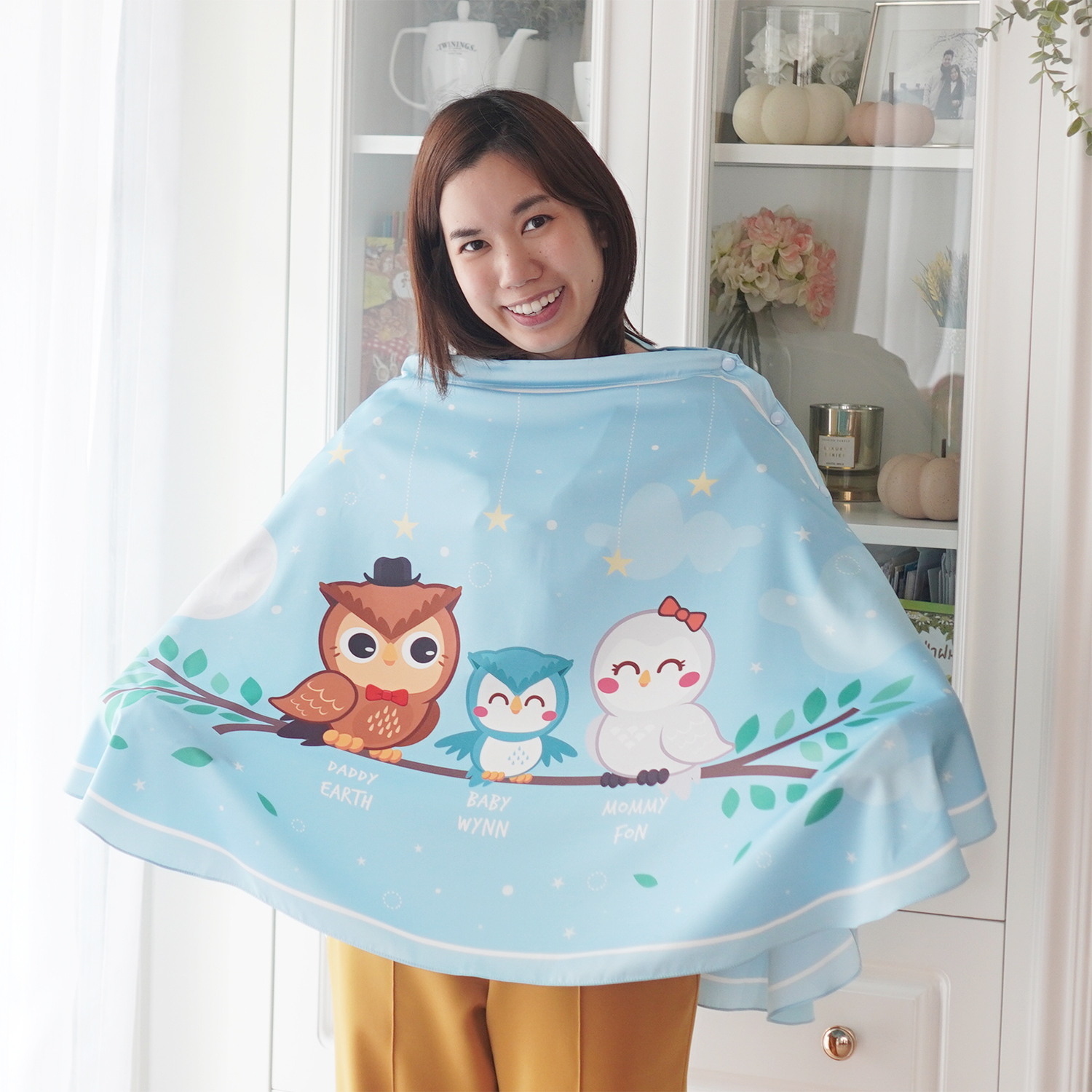 ผ้าคลุมให้นม 3in1 (รุ่นมีกระดุม ถอดโครงได้) แบบสั่งทำใส่ชื่อ ลาย Owls' Family - Blue