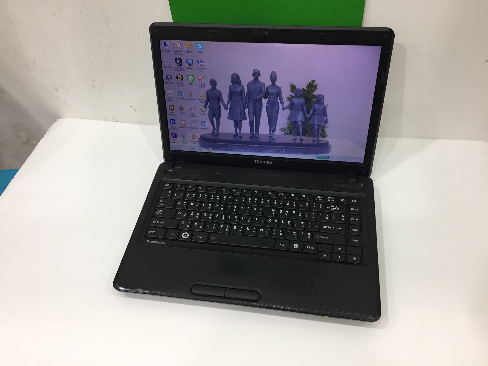TOSHIBA Satellite C640