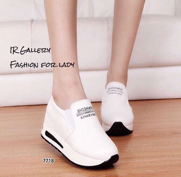 รองเท้าผ้าใบเสริมส้นพียูทรงสวม (สีขาว)