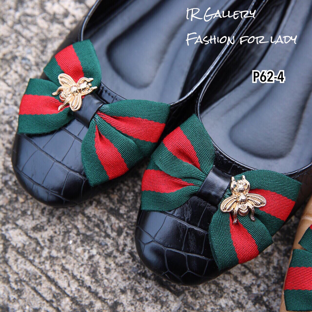 รองเท้าคัทชูส้นแบนหนังลายจระเข้ (สีดำ)