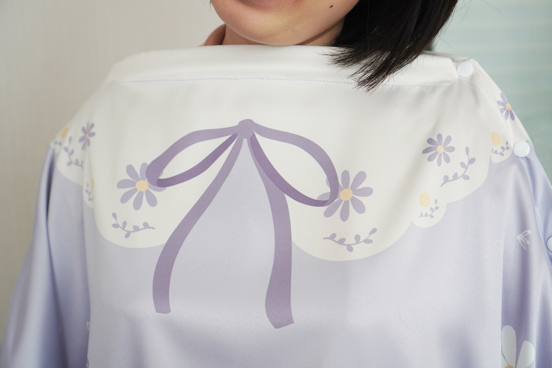 ผ้าคลุมให้นม 3in1 (รุ่นมีกระดุม ถอดโครงได้) แบบสั่งทำใส่ชื่อ ลาย Daisy - Lavender