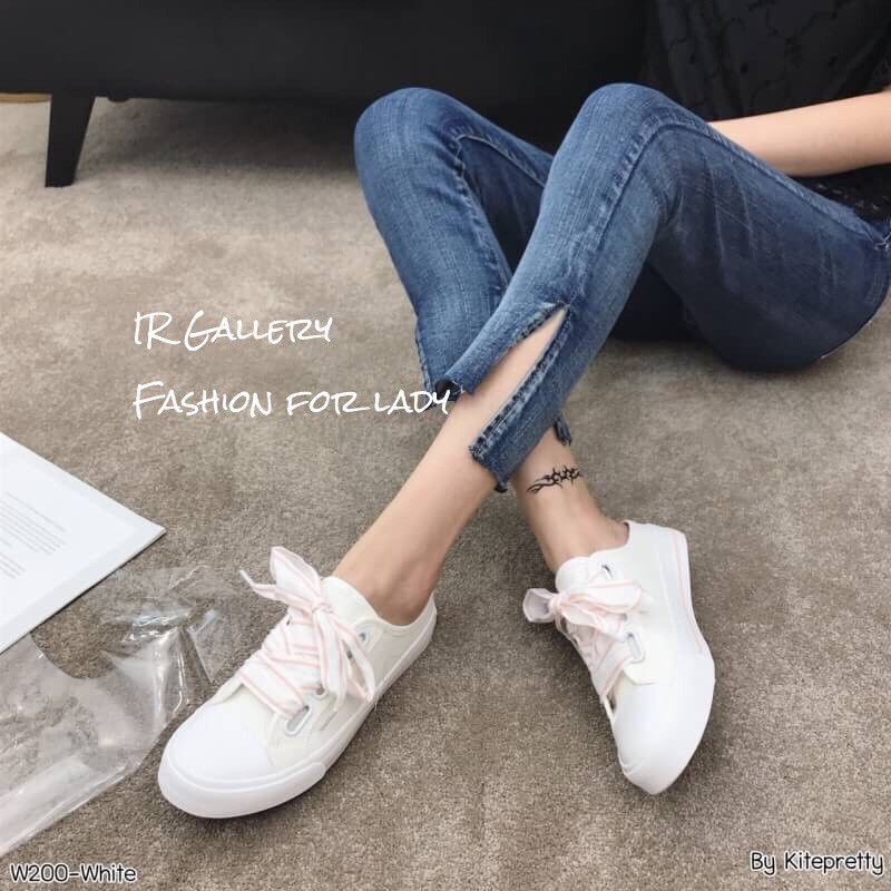 รองเท้าผ้าใบเปิดส้นแต่งสีทูโทน (สีดำ)