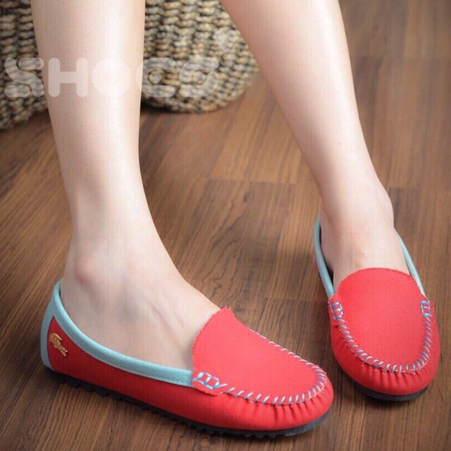 พร้อมส่ง : รองเท้าส้นแบน Style Lacoste (สีแดง)