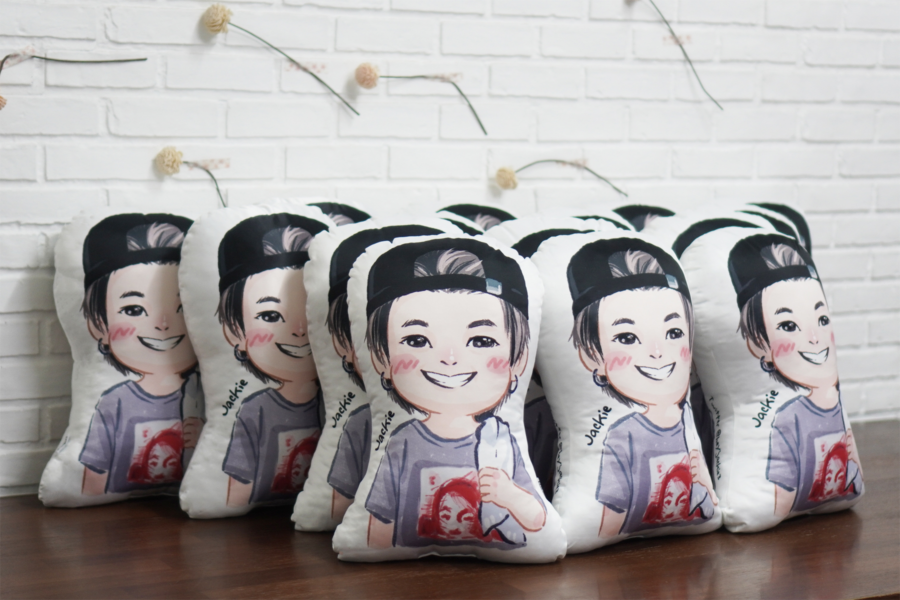 หมอน Jackie